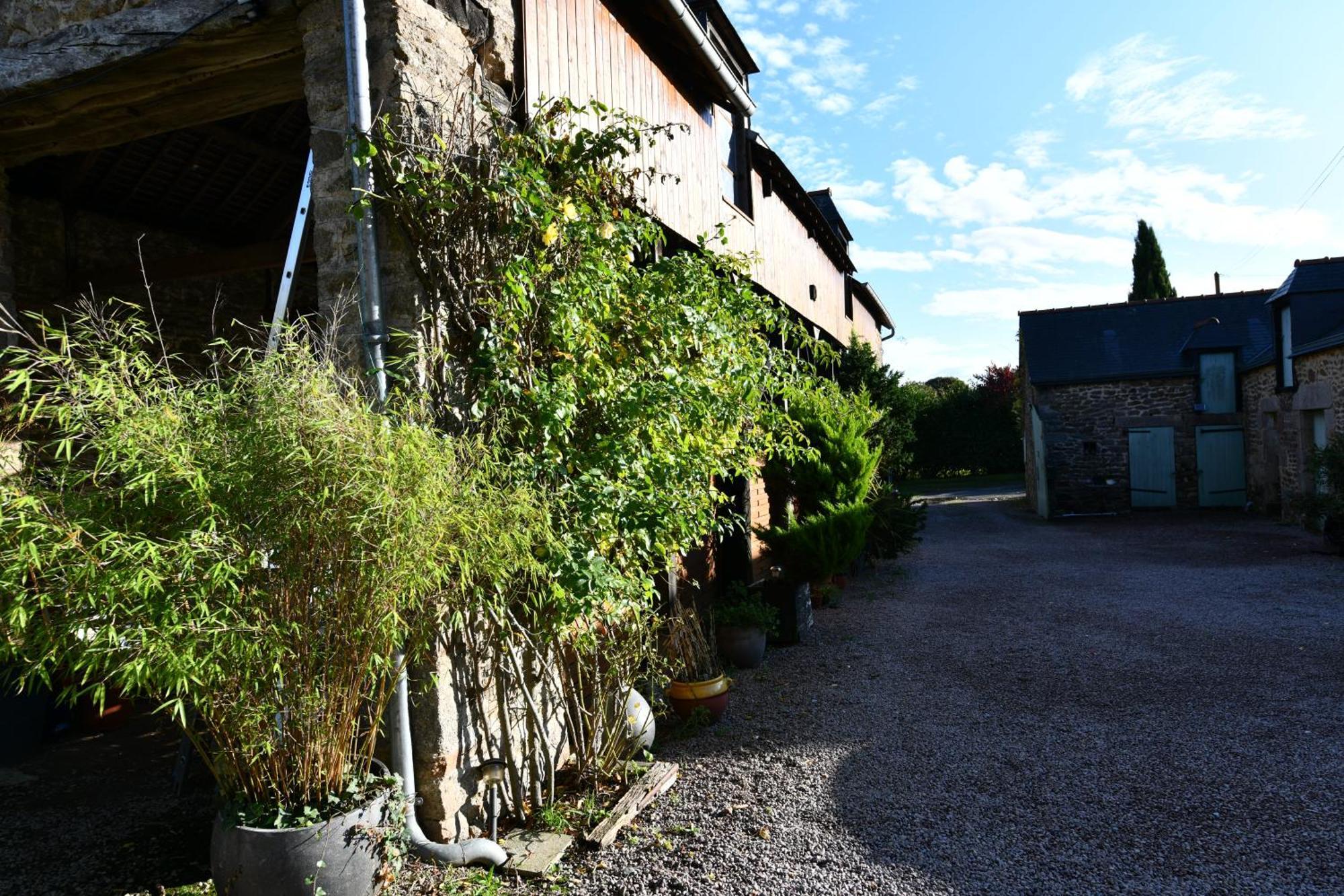 La Vallee Du Launay Taden Exteriör bild